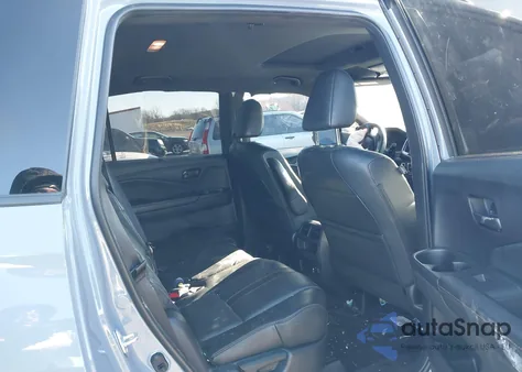 2022 Honda Passport Awd Trailsport z USA, uszkodzony, nr VIN 5FNYF8H66NB014695